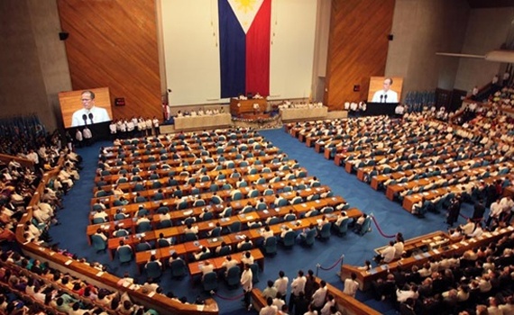 رئيس الفلبين يطلب من البرلمان الموافقة على منح المسلمين حكما ذاتيا