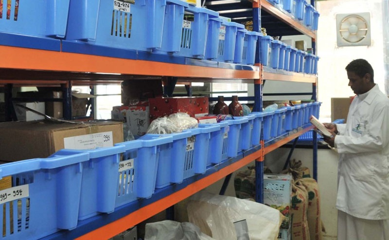 "الغذاء والدواء" لا تمنح أُذونات مسبقة للمواد الغذائية التي يتم شراؤها عبر "الإنترنت"