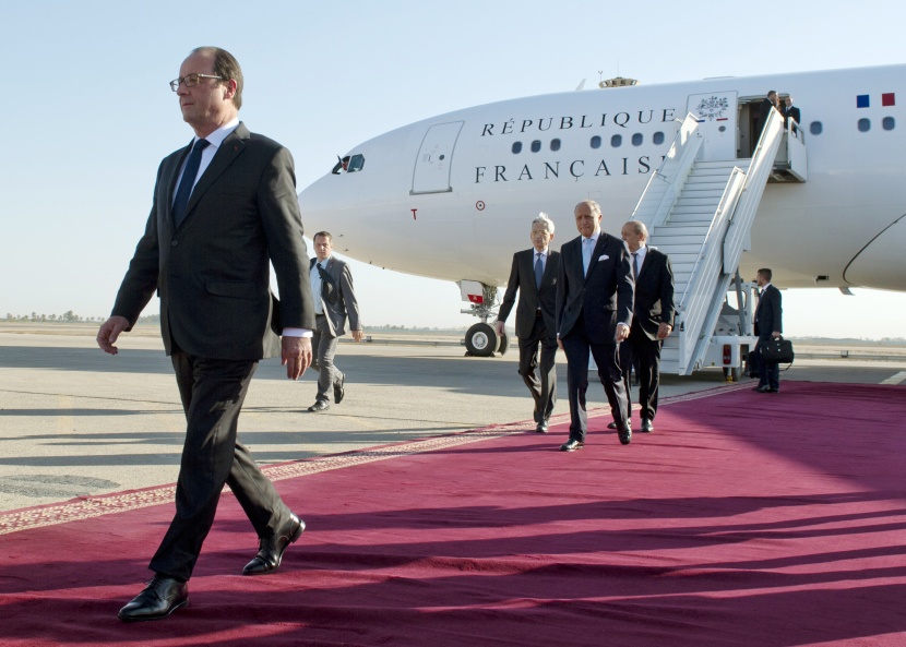 هولاند مستعد لزيادة المساعدات العسكرية الفرنسية للعراق
