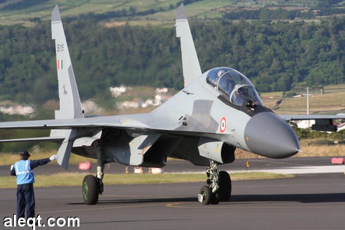 الطيران الأمريكي يشن أول غاراته على داعش