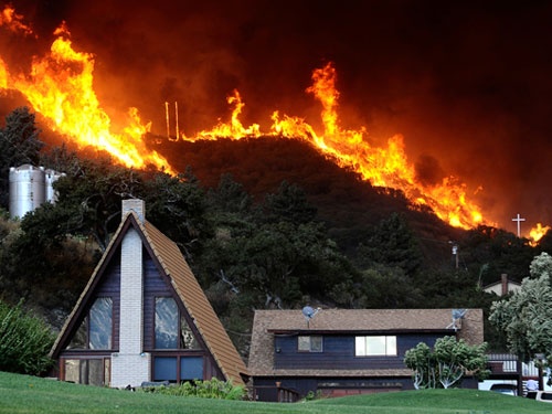 حرائق في كاليفورنيا بسبب الجفاف