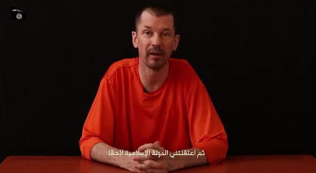 تنظيم داعش يبث فيديو يظهر فيه الصحافي البريطاني المختطف جون كانتلي