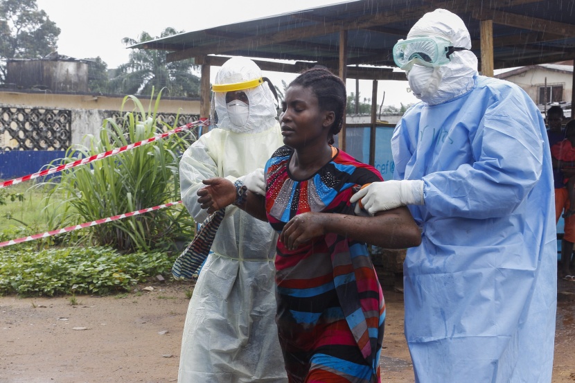 ألمانيا وفرنسا تبدآن إرسال مساعدات للدول المتضررة من إيبولا