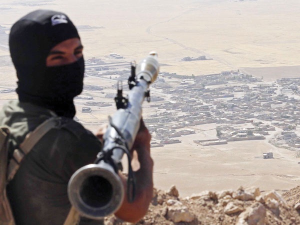 اقتصاد «داعش» .. على تركيا إغلاق مسارات تهريب النفط