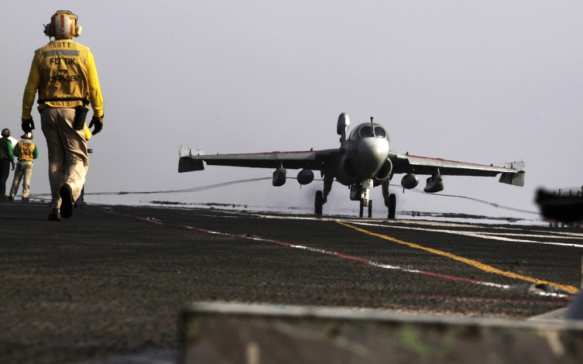 الإمارات والبحرين يؤكدان مشاركتهما في الضربات الجوية ضد داعش