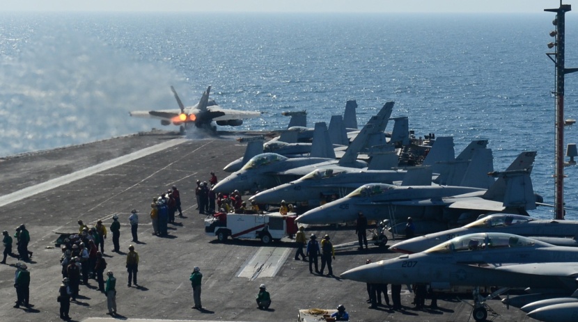 التحالف الدولي يستهدف معقل "داعش" في الرقة شمال سوريا