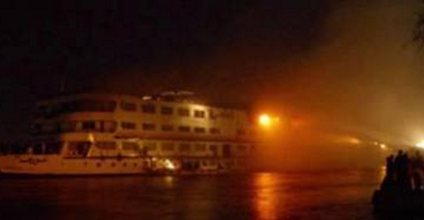 وقف باخرة سياحية تعرضت لحريقين متتاليين عن العمل في صعيد مصر