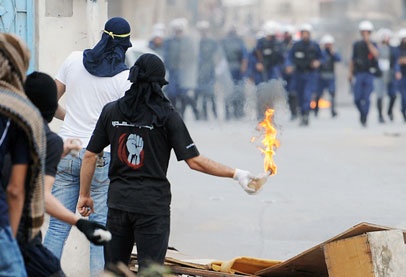 البحرين: السجن المؤبد وسحب الجنسية من تسعة إرهابيين