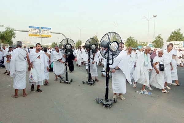 عرفات يكسوها «البياض»