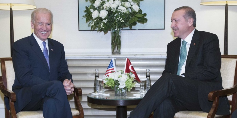 بايدن يعتذر لأردوغان على اتهامه تركيا بدعم تنظيمات جهادية