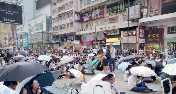 هونج كونج.. احتجاجات ومخاوف من إعادة تصدير الاشتراكية