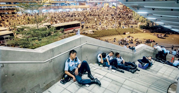 هونج كونج.. احتجاجات ومخاوف من إعادة تصدير الاشتراكية