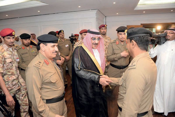 وزير الداخلية يتفقد مقر الأمن العام في منى