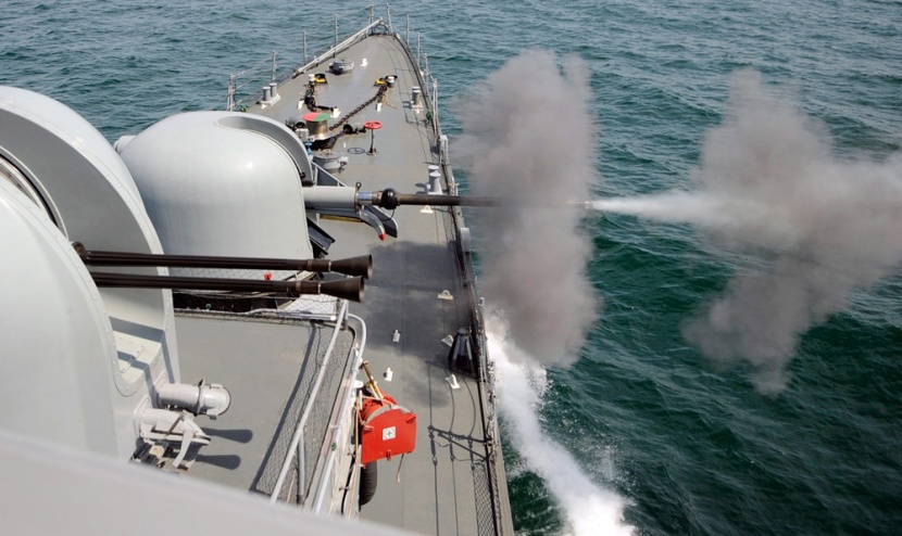 الكوريتان تتبادلان إطلاق النار على حدود بحرية متنازع عليها