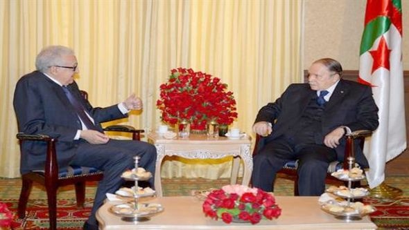 ظهور نادر لبوتفليقة بعد شائعات حول تدهور حالته الصحية