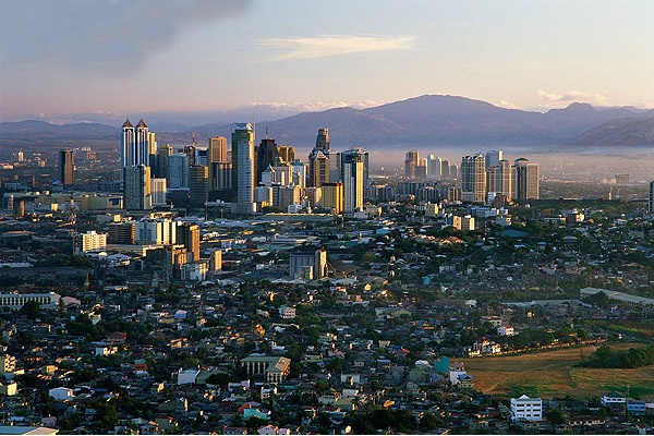 مقتل شخصين جراء انفجار قنبلة داخل كنيسة في جنوب الفلبين