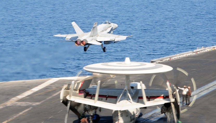 الجيش الأمريكي نفذ غارات جوية علي مواقع لـ "داعش" بالعراق وسوريا