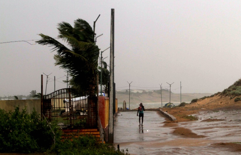 الإعصار هودهود يضرب الساحل الشرقي للهند ومقتل خمسة