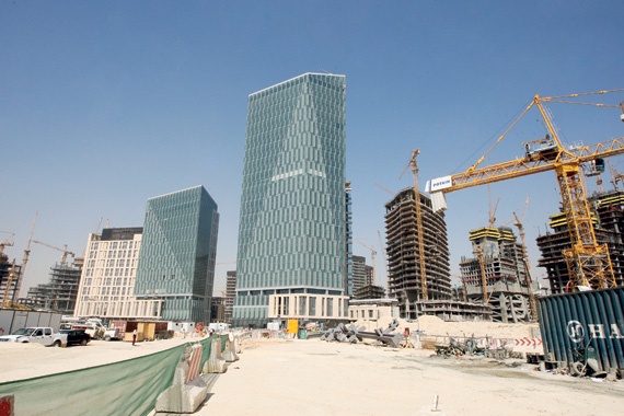 عقاريات: اشتراطات «العمل» تغيب المرأة عن الاستثمار في قطاع البناء والتشييد