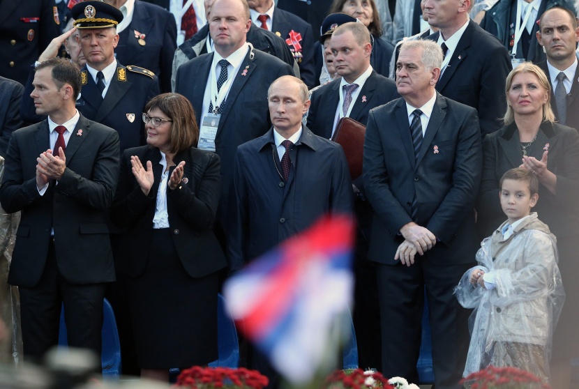 صربيا تحتضن بوتين وتؤكد على علاقتها مع الاتحاد الأوروبي