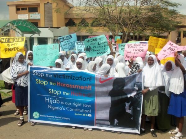 القضاء النيجيري يؤكد منع الحجاب في المدارس الحكومية في لاغوس