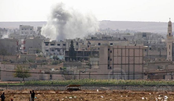 طائرات أمريكية تلقي أسلحة وذخائر للمقاتلين الأكراد قرب كوباني