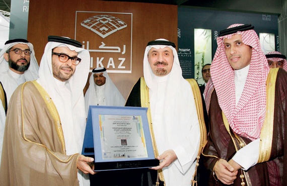 نائب أمير الشرقية يدشن معرض العقار.. ورئيس الغرفة يحمل المصارف وشركات التمويل الأزمة الإسكانية