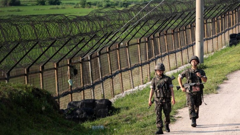 كوريا الجنوبية تزيل برجا قرب الحدود مع الجارة الشمالية