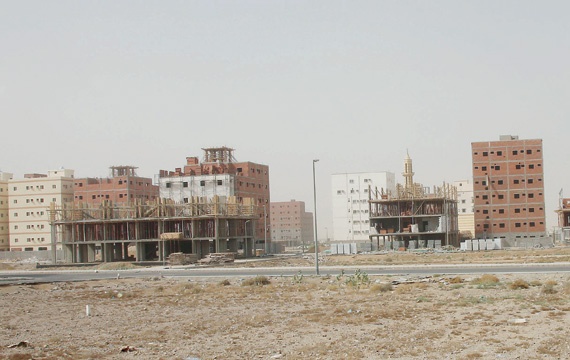 «البيروقراطية» وازدواجية الصكوك تعطلان 35 % من المشاريع السكنية في جدة