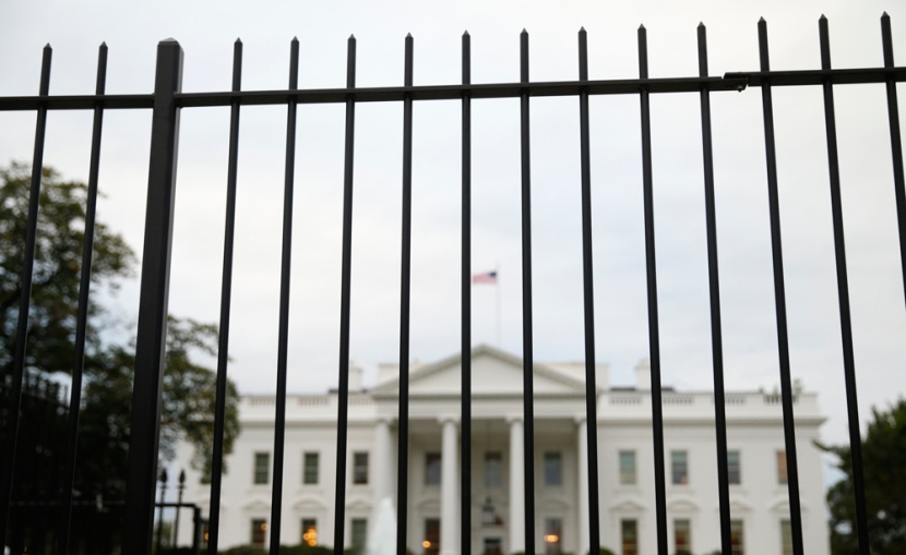القبض على رجل تسلق سياج البيت الأبيض