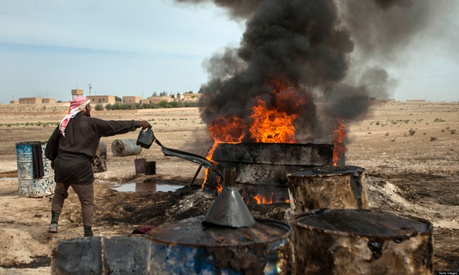 أمريكا تهدد بمعاقبة مشتري النفط من تنظيم "داعش"