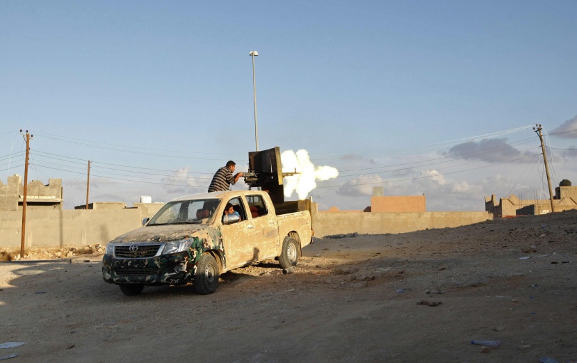 11 قتيلا في بنغازي والجيش الليبي يدهم منازل اسلاميين