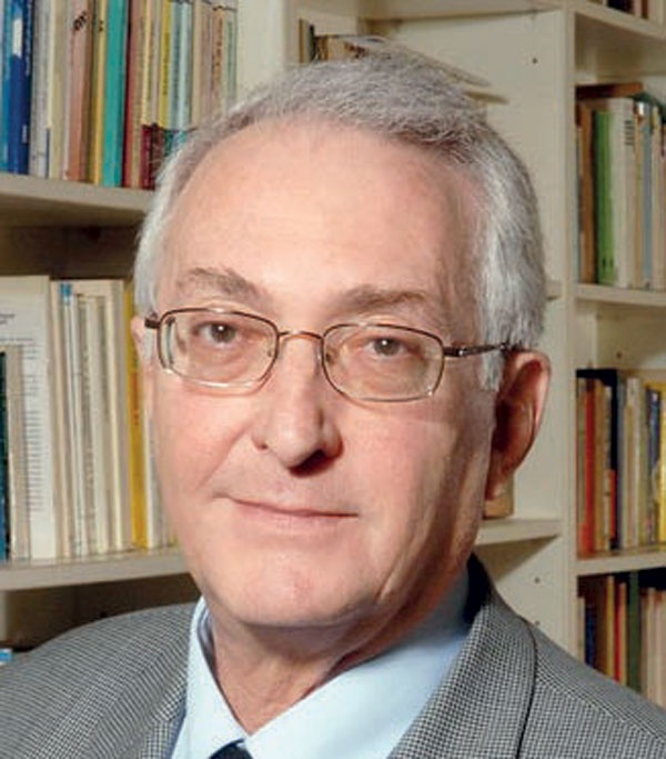 توظيف الدين في السياسة.. وانتقال العالم إلى تجمعات طوائفية