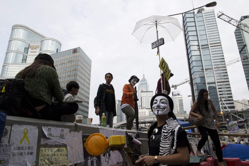 قصة مصورة : متظاهرون في هونج كونج يحتلون وسط المدينة