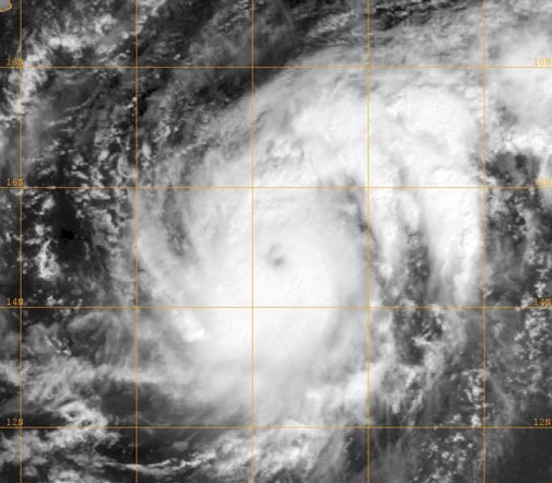 إعصار "نيلوفار" يقترب من مدينة كراتشي الباكستانية