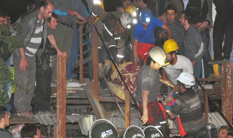 انهيار منجم في تركيا و20 عاملا محاصرون بالداخل