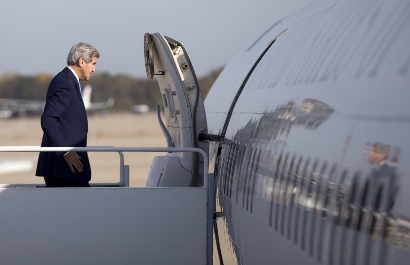 كيري : موسكو تنتهك التزاماتها عبر دعم انتخابات الانفصاليين في أوكرانيا