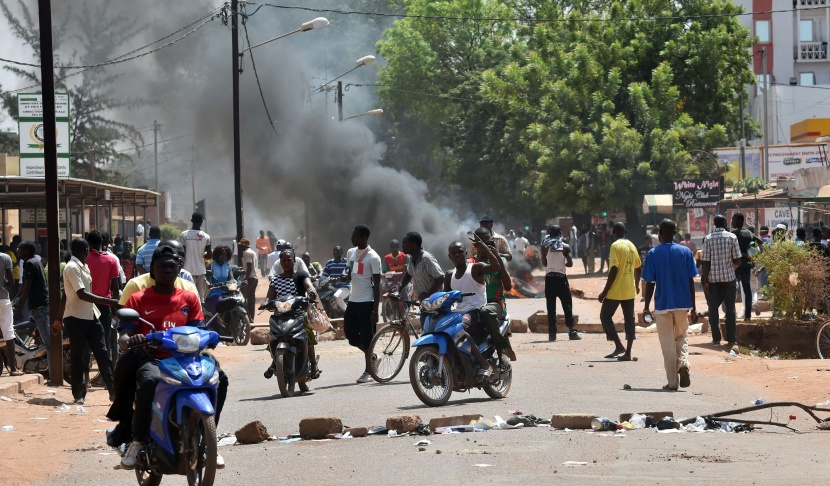 اشتباكات في بوركينا فاسو اثناء احتجاجات على خطط الرئيس لتمديد حكمه