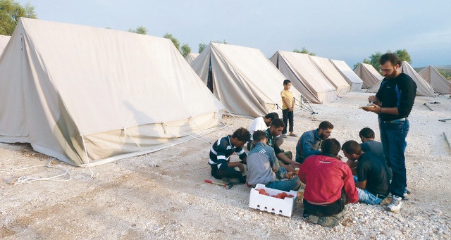 واشنطن تصف قصف قوات الأسد لمخيم نازحين بـ "الهمجي"