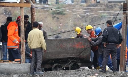 عمليات الإغاثة مستمرة ولا أنباء عن العالقين في منجم تركي