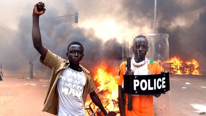 حوالي 30 قتيلا وأكثر من 100 جريح في أعمال الشغب في بوركينا فاسو