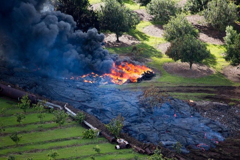 توقف تدفق الحمم البركانية خارج منطقة سكنية بهاواي