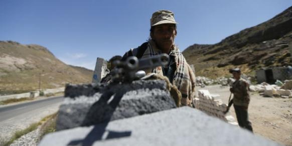 القاعدة تحتجز 15 جنديا رهائن بعد هجوم في الحديدة غرب اليمن