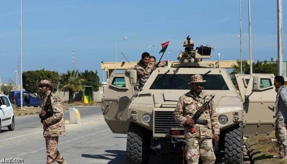 الجيش الليبي يحث سكان منطقة في مدينة بنغازي على اخلائها