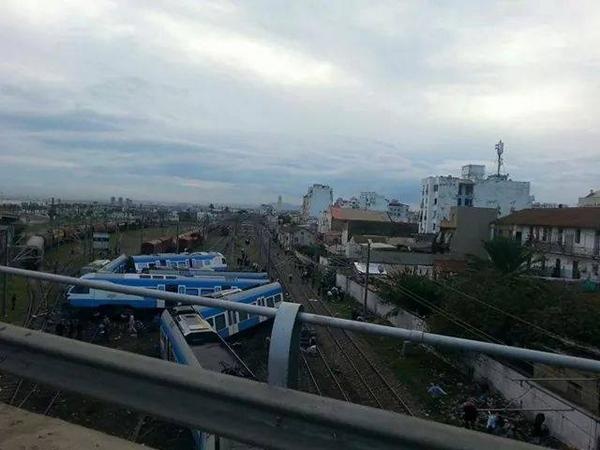قتيل و57 جريحا في انحراف قطار مسافرين في الجزائر