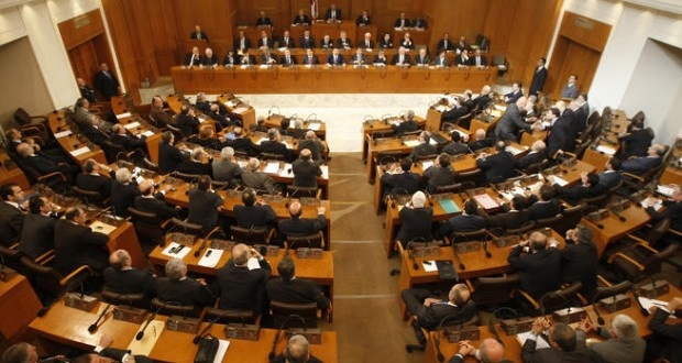 البرلمان اللبناني يمدد مدة ولايته حتى عام 2017