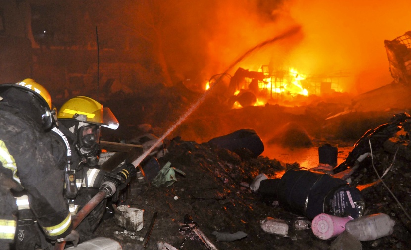 عشرات الجرحى إثر انفجار في مصنع للكيماويات في الأرجنتين