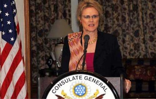 التحقيق مع دبلوماسية أمريكية تعمل خبيرة متخصصة في الشأن الباكستاني