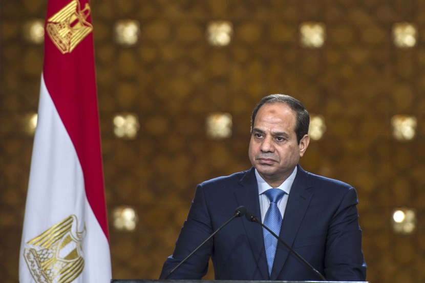 السيسي: القمة الثلاثية أكدت على مواجهة الإرهاب والتطرف