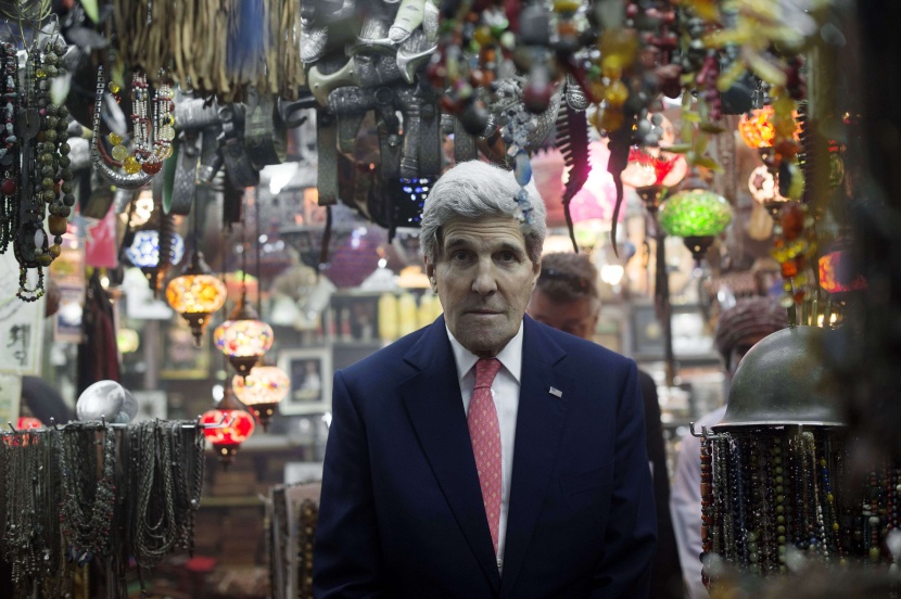 جون كيري.. من المفاوضات النووية إلى الأسواق الشعبية